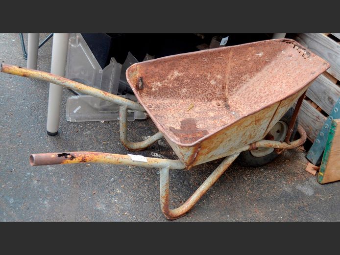 WHEELBARROW [Rusty]
