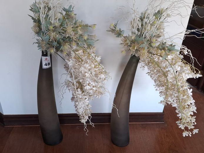 2 x Vases
