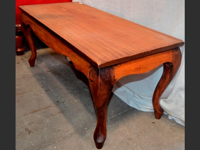 BLACKWOOD BASED, SAPELE TOP COFFEE TABLE ON QUEEN ANNE FEET, 92 x 41 x 4cm