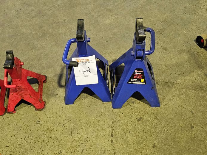 3 TON ADENDORFF VEHICLE JACKS