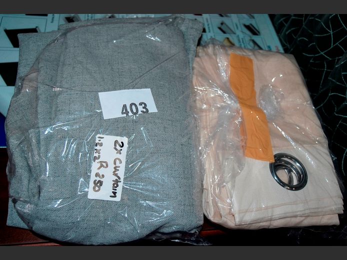 LOT: 2 x PAIRS CURTAINS