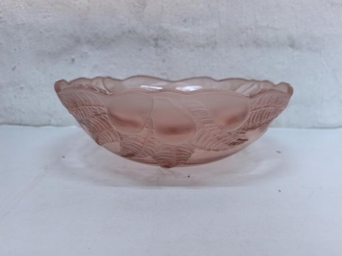 Vintage Mikasa French Pink Frosted Leaf Pattern Glass Serving Bowl