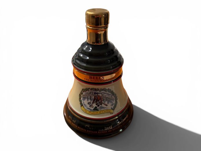 Bell’s Christmas 1992 Wade Decanter “The Tradition of Curling” (Sealed)