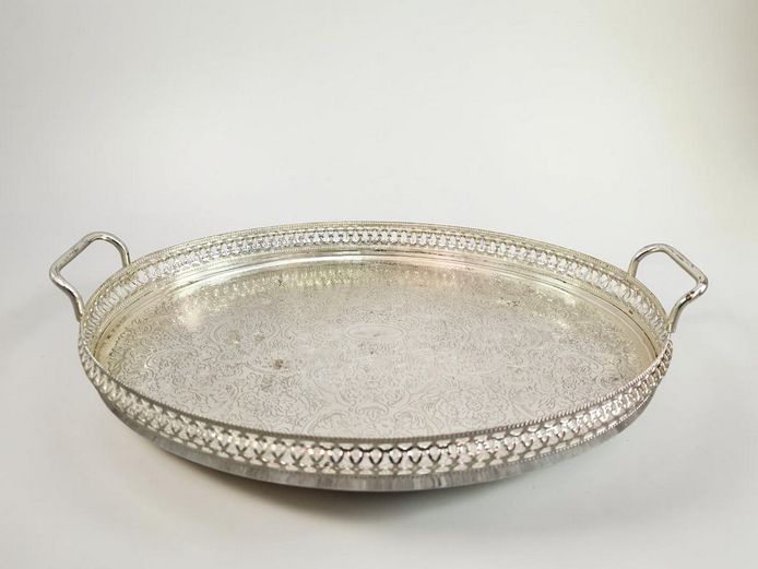 Elegant Vintage Oval Drinks Tray – Pierced Gallery & Twin Handles