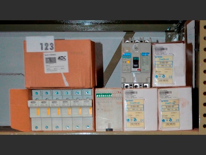 LOT: 12 x 63A FUSE HOLDERS ### PLUS VAT ###