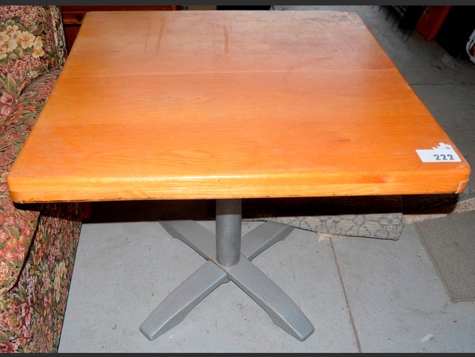 OAK & METAL 4-SEATER RESTAURANT TABLE [Top bowed]