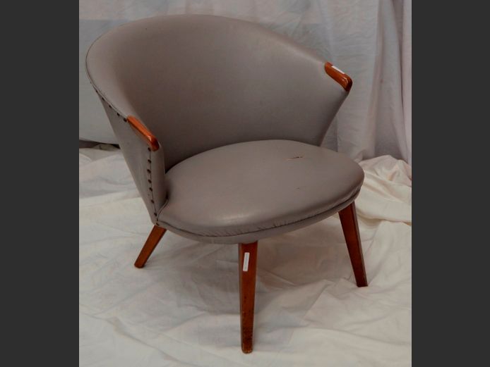MID CENTURY GREY LEATHER TOUCH CHAIR [Seat torn]