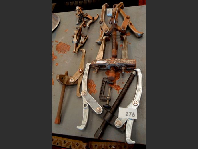LOT: BEARING PULLERS