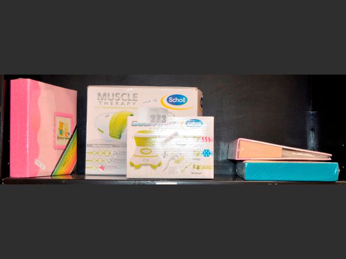 LOT: 2-IN-1 MUSCLE THERAPY & COOL HEAT MASSAGE BOOSTER [Untested]