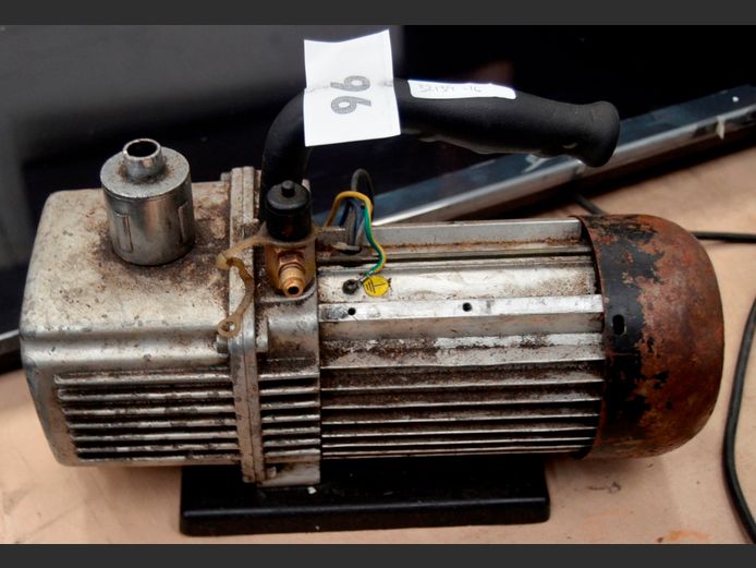 VACUUM PUMP [Untested]