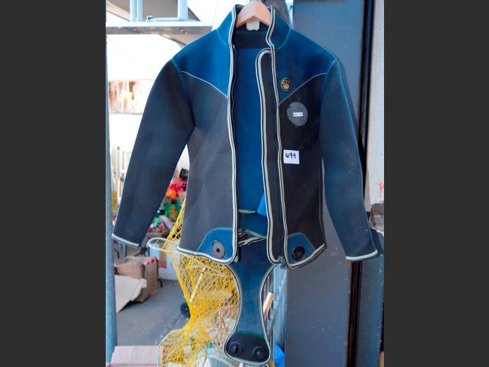RHINO HORN 2-PIECE WETSUIT [Needs a clean]