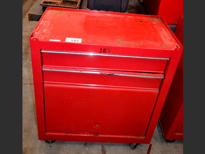 RED METAL TOOL TROLLEY, 68 x 36 x 77cm [Rusty in places]