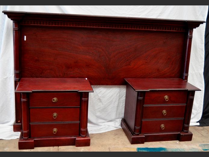 MAHOGANY DOUBLE HEADBOARD WITH PAIR 3-DRAWER PEDESTALS, 73 x 43 x 61cm