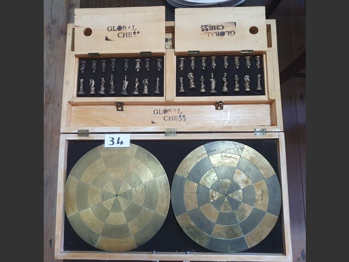 GLOBAL CHESS SET WITH BRASS BOARDS & BRASS CHESS PIECES IN WOODEN CASE