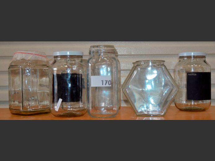 LOT: GLASS JARS