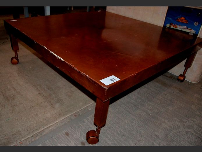 METAL COFFEE TABLE ON CASTORS, 100 x 100 x 34cm [Scuffed]