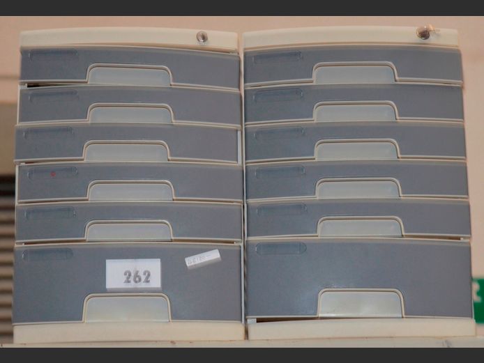 LOT OF 2: BUDDI FILERS, 39 x 30 x 32cm