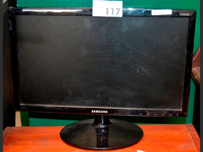 SAMSUNG 19" L.E.D. MONITOR [No power supply, untested]