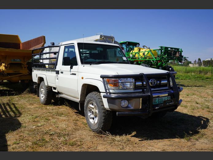 4.2 CRUISER 2015; 129 134 KM; FRC818FS (SALLY)