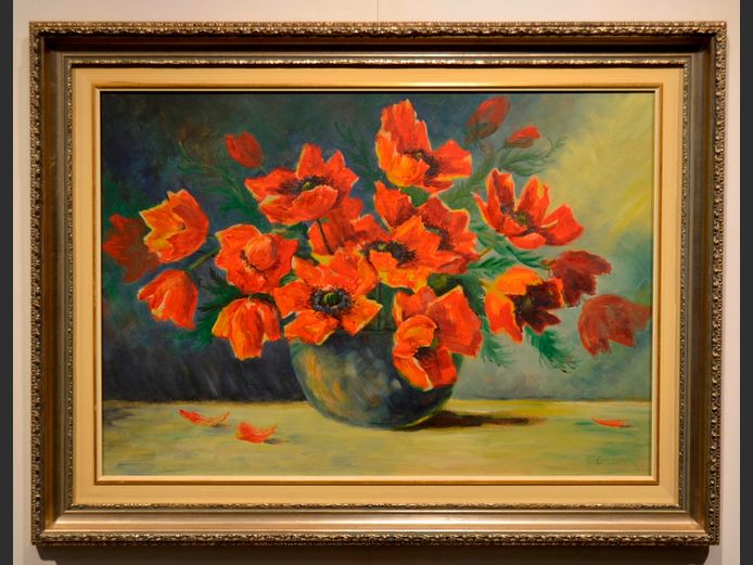 GILT FRAMED OIL ON BOARD STILL LIFE OF FLOWERS IN VASE, 57.5 x 40cm
