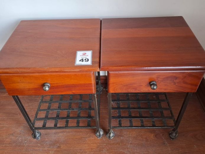 2 x Bedside cabinets