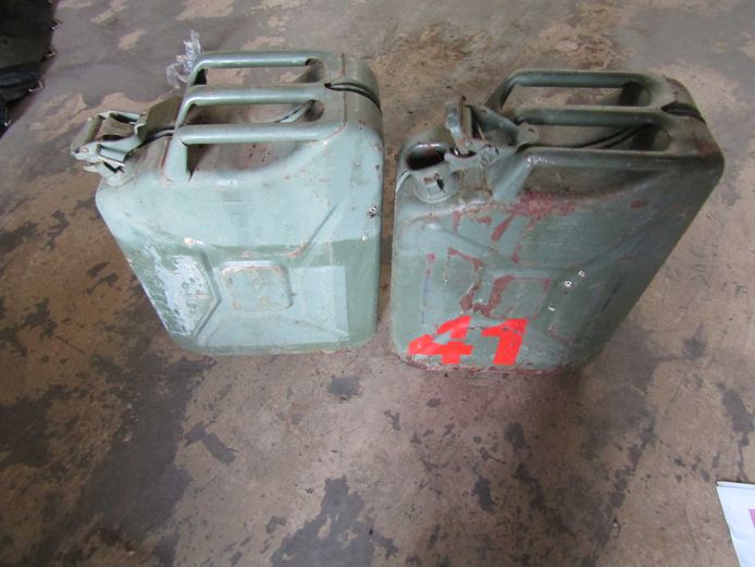 2x Jerry cans