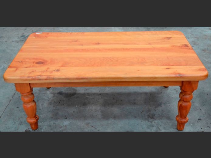 PINE RECTANGULAR COFFEE TABLE, 120 x 70 x 47cm