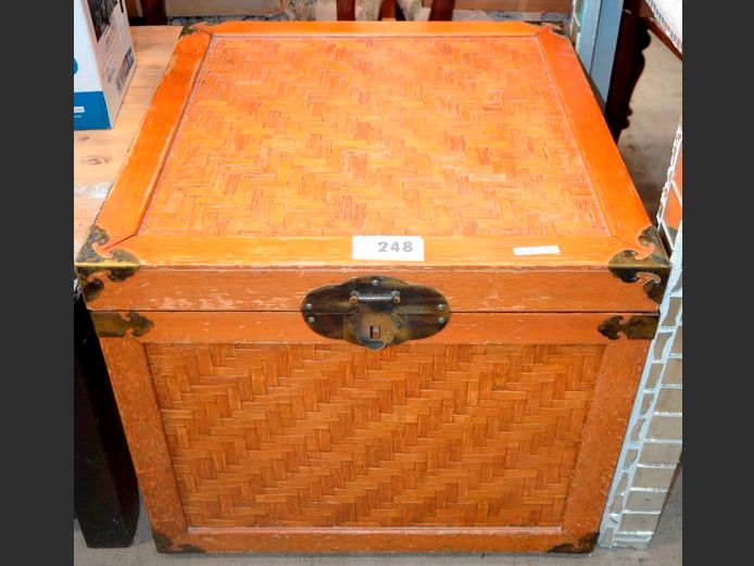 ORIENTAL SQUARE WOVEN KIST, 59 x 59 x 53cm