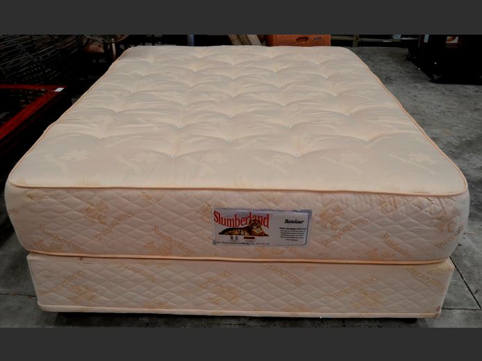 SLUMBERLAND BATELEUR QUEEN SIZE BED SET