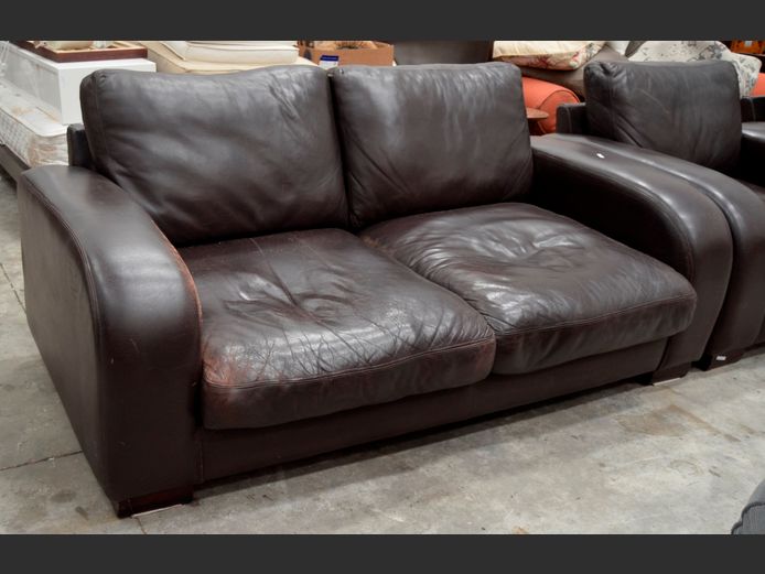 BROWN LEATHER 2-SEATER COUCH, 185 x 110cm