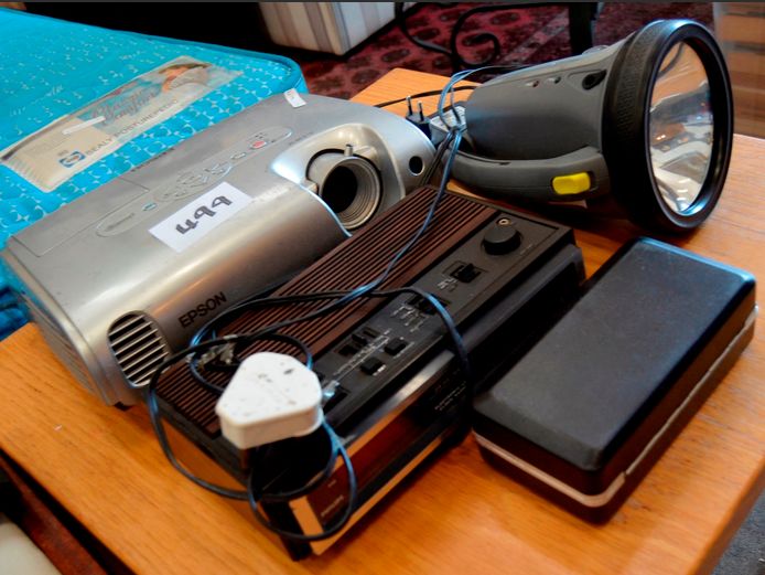 LOT: EPSON PROJECTOR, AM/FM RADIO, FLOOD LIGHT, etc [Untested]