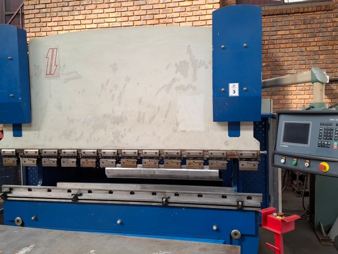 DNC 600, 75 Ton Press Brake, Approx 2008 model. NC Controller