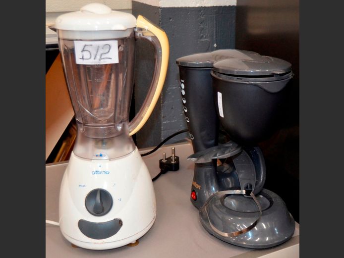 SALTON COFFEE PERCOLATOR & AN OTTIMO BLENDER [Untested, Damaged] [#: 414411578]