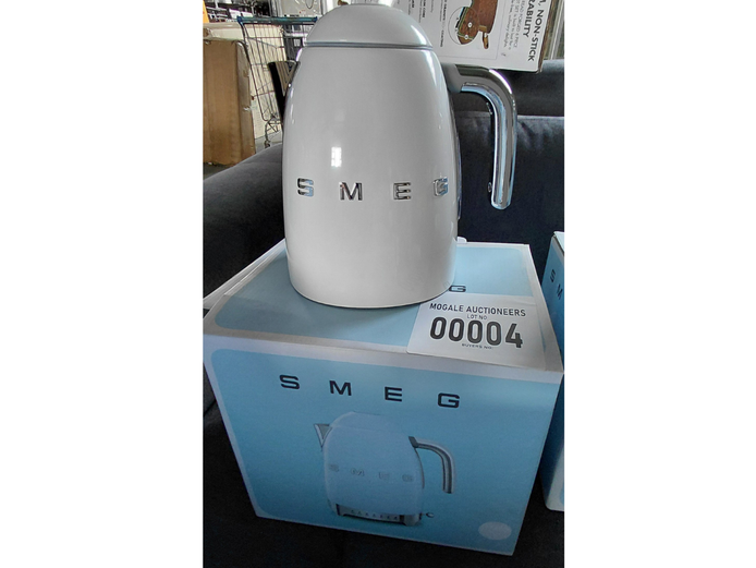 SMEG 1.7L RETRO WHITE KETTLE 