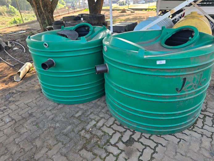 5 x ASSORTED JOJO TANKS