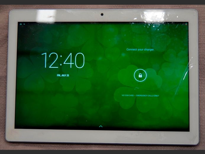 PROLINE 1051H 10" TABLET [Switches on, no charger]