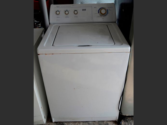 WHIRLPOOL HEAVY DUTY TOP LOADING WASHING MACHINE [Switches on, untested further, rusted in places]