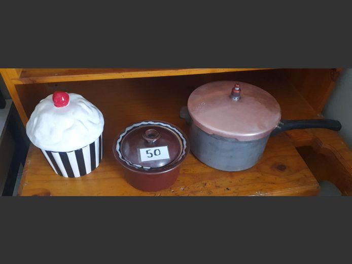 LOT: PRESSURE COOKER, CERAMIC BOWL WITH LID, etc