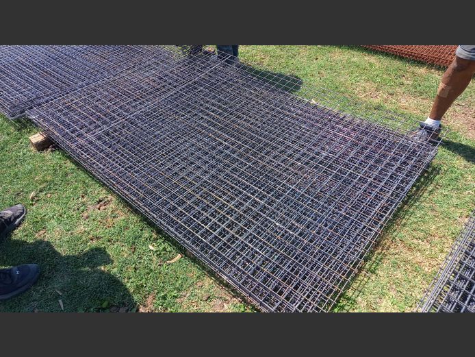1.2mx1.8m black mesh 50mmx50mm hole 4mm thick