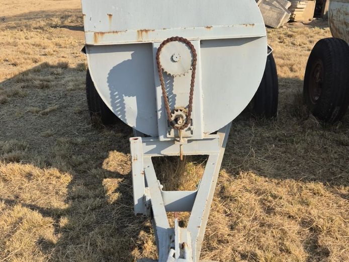 HOWARD CHAIN MANURE SPREADER