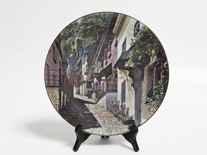Royal Doulton "Clovelly, North Devon" Decorative Plate