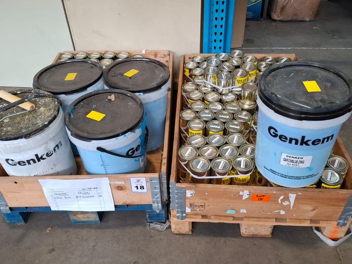 Lot glue and cleaner