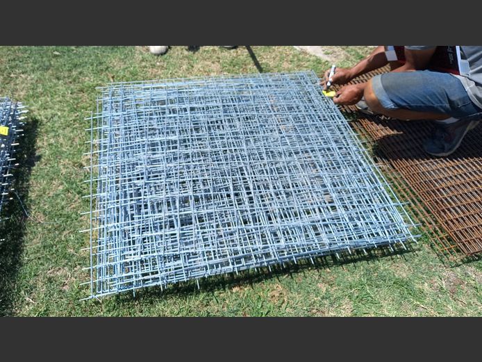 1.1mx1.1m glavanised mesh 100mmx100mm hole 4mm thick