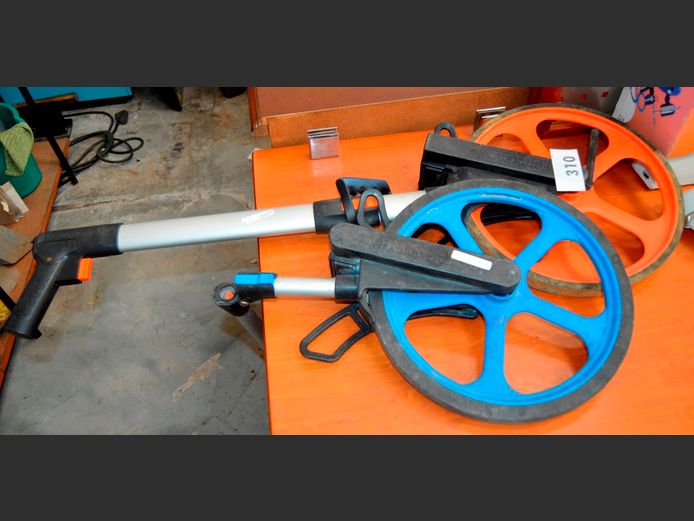 LOT: 2 x ROTOSURU MEASURING WHEELS [Damage to  1]