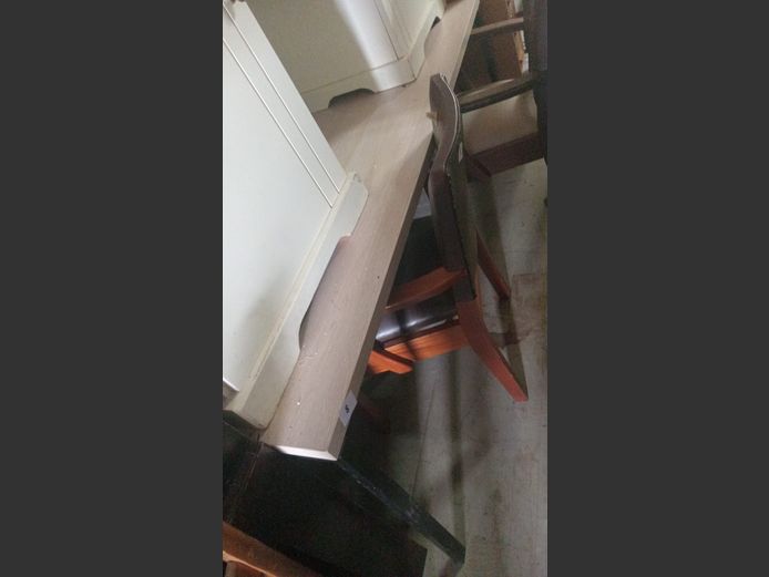 Table with metal legs