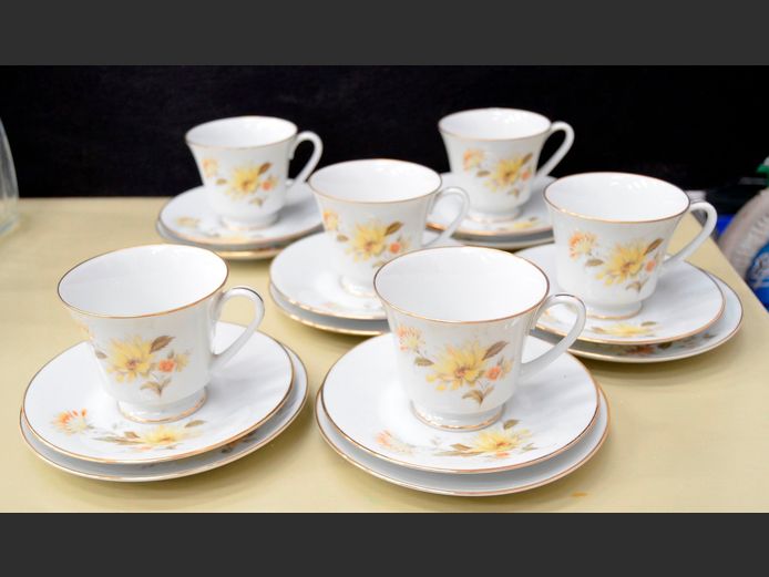 RC JAPAN "CALISTA" SET OF 6 TRIOS [Chip to 1 cup]
