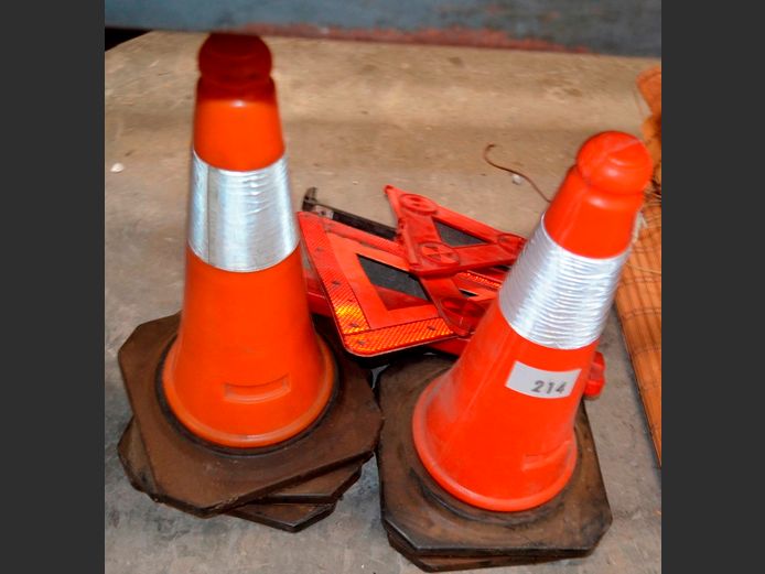 EMERGENCY TRIANGLES, TRAFFIC CONES, etc