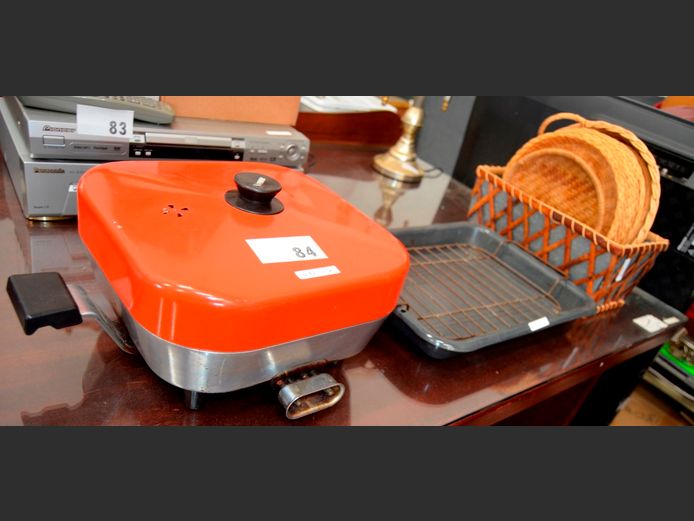 PINEWARE ELECTRIC FRYING PAN [Switches on, untested further], OVEN DISH, etc