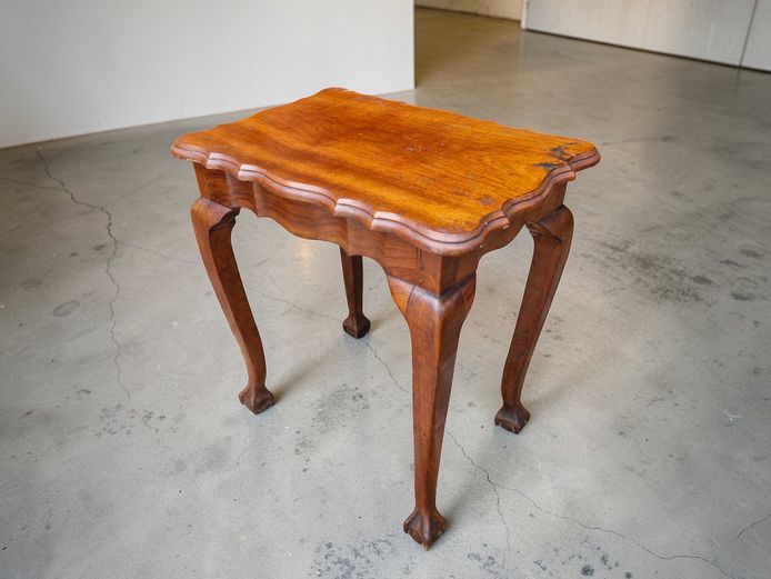 Vintage Queen Ball-and-Claw Tea Table 