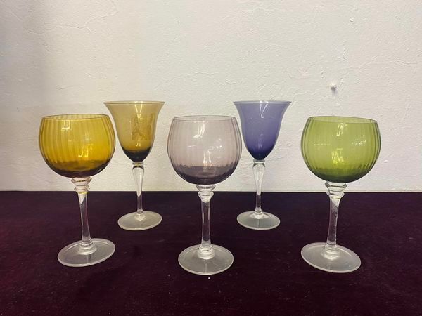 5 x vintage wine glasses  Free from chips and cracks